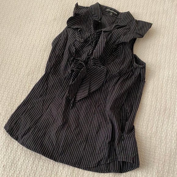 Women's Lotus Ruffle Sleeveless Blouse - Picture 4 of 6